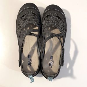 Size 10 JBU by Jambu shoes, like new